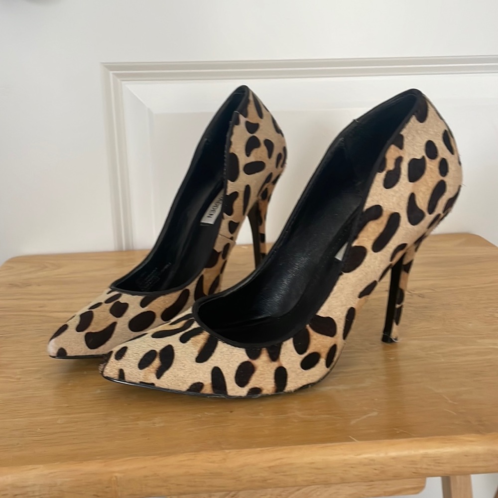Steve Madden Leopard Pumps! Size 7